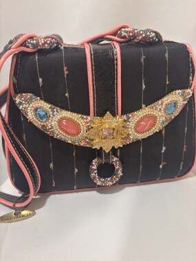 OLDER Mary Frances NWT BLACK & PINK BEADED SHOULDER HANDBAG PURSE SNAP CLOSURE